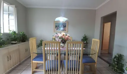 Apartamento 3 Dormitórios e garagem fechada.
