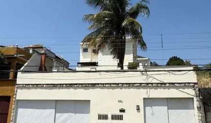 Casa geminada para alugar com 135m², 3 quartos sendo 3 suítes.