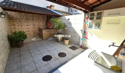 Casa geminada com inacreditável aproveitamento de espaço!