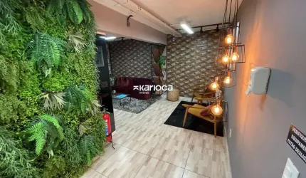 Prédio comercial na Freguesia