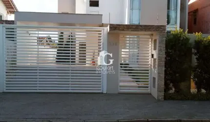Sobrado à venda no bairro Centro - Balneário Piçarras/SC