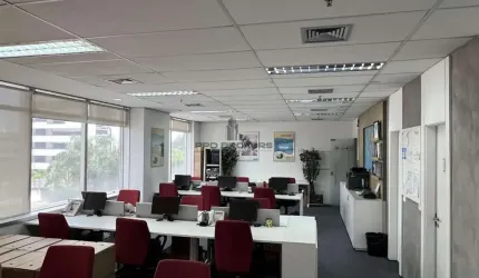 Sala comercial na Al. Rio Negro - Mobiliada