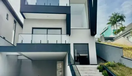 Excelente Casa no Condomínio New Ville 4 suítes Piscina
