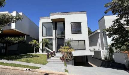 Casa nova no condomínio Tamboré 11
