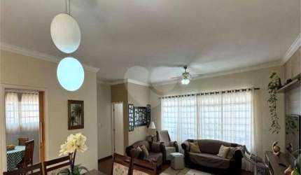 Casa térrea com 4 quartos à venda em Brasil - SP