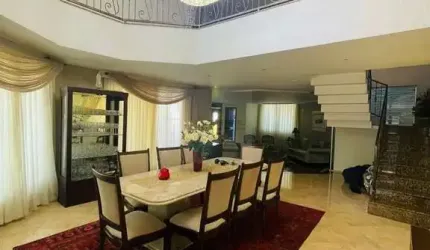 Casa alto padrão com 4 suítes em Curitiba no bairro: Boa vista