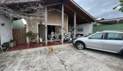 Casa à venda, 350m da praia, 03 dormitórios, sendo 01 suíte + edícula, Jardim Aruan, Caraguatatuba,