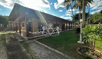 Excelente  casa localização na praia da Maranduba em Ubatuba, imóvel a cerca de 200 metros da praia