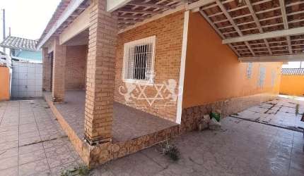 Casa à venda apenas a 400m da rodovia, no bairro Barranco Alto em Caraguatatuba, Litoral Norte de S