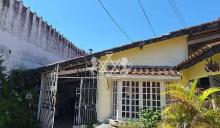 Casa à venda, Sumaré, de frente a ótimos pontos comerciais em   Caraguatatuba, SP