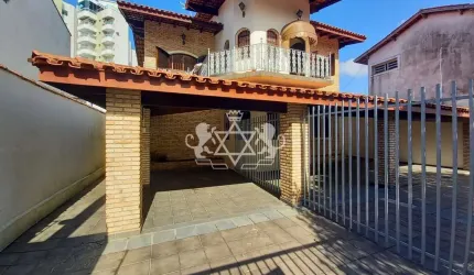 Casa à venda, no bairro Indaiá, localizada a 20 m da Praia do Indaiá, na cidade de Caraguatatuba, L