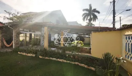 Casa à venda, no Jardim Britânia, localizada a poucos metros da Praia, na cidade de Caraguatatuba,