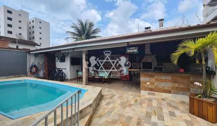 Maravilhosa casa com piscina e área gourmet  à venda, Martim de Sá, Caraguatatuba, SP