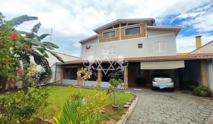 Sobrado à venda, 4 suítes, mezanino, 450m² total, Jardim Aruan, Caraguatatuba, Litoral Norte de São