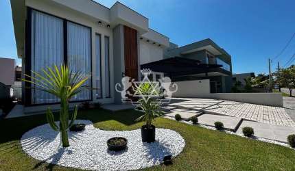 Sobrado à Venda em Condomínio (Alto Padrão) com 4 Suítes/ Área de Lazer Completa (Churrasqueira, Sa