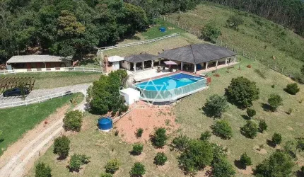 Maravilhoso Sítio à Venda, no bairro tranquilo do Cedro, no Município de Paraibuna, Próximo a Praia