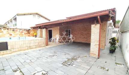 Casa 3 DORMITÓRIOS (sendo 1 suíte) à venda, Sumaré, Caraguatatuba, SP - Piscina, churrasqueira - Te