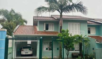 Casa sobrado com 3 dormitórios no vinhedos