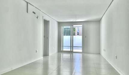Apartamento com terraço e 3 dormitórios no pio X
