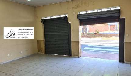 Aluga-se Salão para fins comerciais - R. Herculano de Freitas, 779