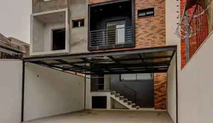 Casa para venda  no Bairro Chácara das Pedras em Porto Alegre