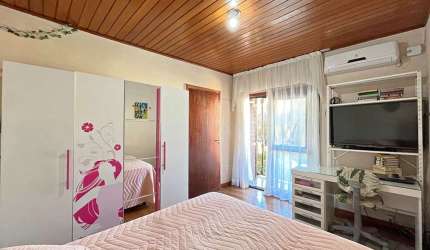 Casa para venda  no Bairro CRISTAL em Porto Alegre
