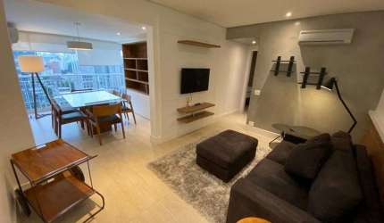 APARTAMENTO 1 DORMITÓRIO (80m²), 2 VAGAS, VARANDA, MOBILIADO. NA JUSCELINO E AO LADO SHOPPING JK