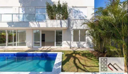 Casa em Condomínio 4 Dormitórios (786,97m²), 4 Suítes, 8 Vagas. A 5 minutos do Shopping Ibirapuera