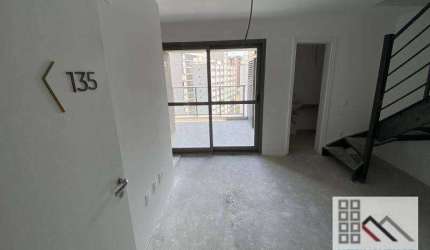 APTO DUPLEX 1 DORMITÓRIO (62m²), 1 SUÍTE, SACADA, 1 VAGA. AO LADO DA ESTAÇÃO OSCAR FREIRE DO METRÔ