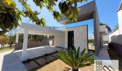 Casa Térrea 3 Dormitórios (183m²), 3 Suítes, Quintal, 2 Vagas. Venha morar numa das regiões mais desejadas e charmosa