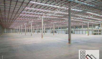 GALPÃO LOGÍSTICO (2.094,60m²), 3 DOCAS, INFRAESTRUTURA COMPLETA DE SERVIÇOS E SEGURANÇA. AO LADO DA CASTELLO BRANCO