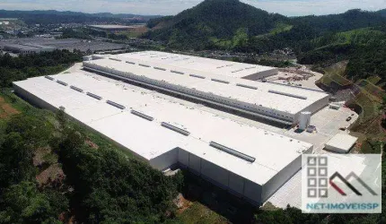 GALPÃO LOGÍSTICO (11.630m²), 8 BANHEIROS, 19 VAGAS. A MELHOR LOCALIZAÇÃO NO PRINCIPAL HUB LOGÍSTICO DO BRASIL
