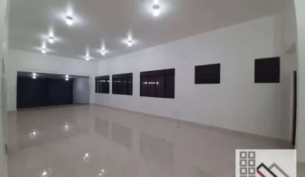 SALÃO COMERCIAL (228m²), 2 BANHEIROS, VÃO LIVRE, 4 VAGAS. PRÓXIMO DA ESTAÇÃO AACD