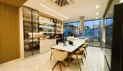 Geminado de Alto Padrão no Bairro Santo Antônio | 3 Suítes | Localização Privilegiada | Mobiliado | Unidade 02