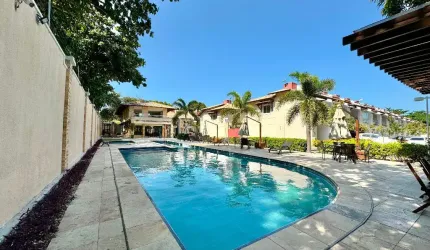 Linda Casa em Condomínio com Área de Lazer Completa