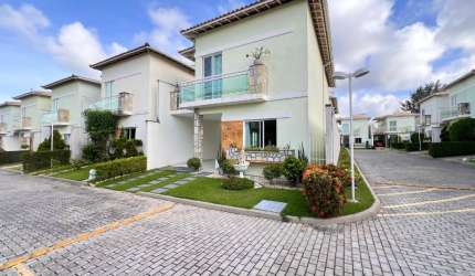 Linda Casa em Condomínio