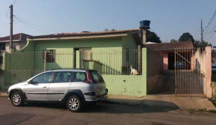 Terreno com 2 casas  em São José dos Pinhais