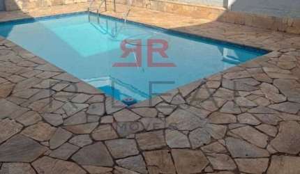 CASA COM EXCELENTE LOCALIZAÇÃO - RESIDENCIAL OU COMERCIAL