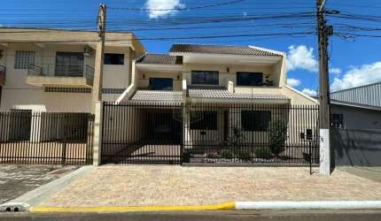 Sobrado para Venda em Guarapuava, Centro, 4 dormitórios, 1 suíte, 4 vagas