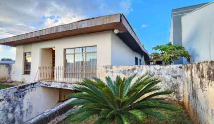 Casa para Venda em Guarapuava, Trianon, 2 dormitórios, 1 suíte, 3 banheiros, 1 vaga