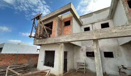 Sobrado para Venda em Guarapuava, Boqueirão, 3 dormitórios, 1 suíte, 2 vagas