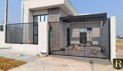 Casa para Venda em Guarapuava, Industrial, 2 dormitórios, 1 banheiro, 1 vaga