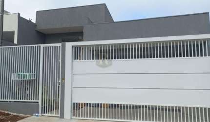 Casa para Venda em Guarapuava, Batel, 3 dormitórios, 1 suíte, 2 banheiros, 2 vagas