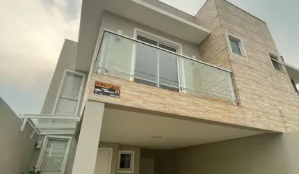 Sobrado para Venda em Guarapuava, Trianon, 3 dormitórios, 1 suíte, 3 banheiros, 2 vagas