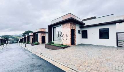 Casa térrea em Condomínio por R$ 980.000 na Vila Petrópolis/ Atibaia