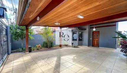 Estuda PERMUTA, são 5 dormitórios (2suítes) 239 metros construídos R$ 1.200.000