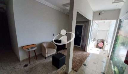 Prédio para alugar no Umuarama, Uberlândia  por R$ 3.400