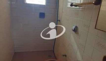 Casa comercial com 1 sala para alugar no Brasil, Uberlândia  por R$ 2.000