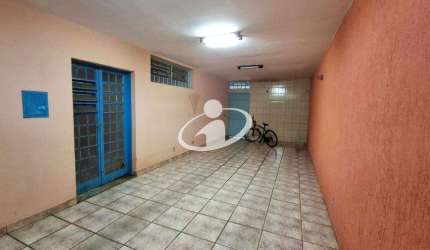 Casa com 5 quartos para alugar no Umuarama, Uberlândia  por R$ 4.000