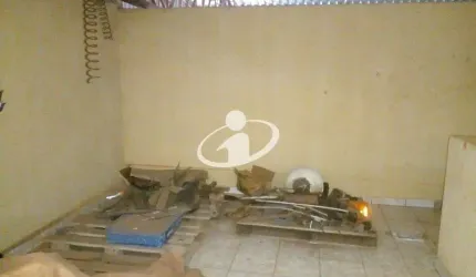 Barracão / Galpão / Depósito para alugar no Chácaras Tubalina e Quartel, Uberlândia  por R$ 8.000